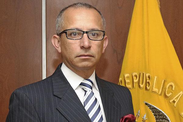 Alejandro Magno Arteaga García (e)